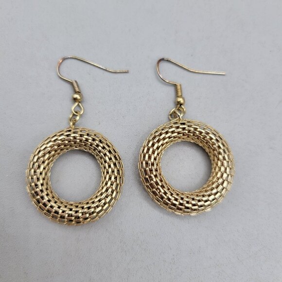 Mesh Woven Circle Dangle Earrings Gold Tone Fishhook Closures - Picture 3 of 5